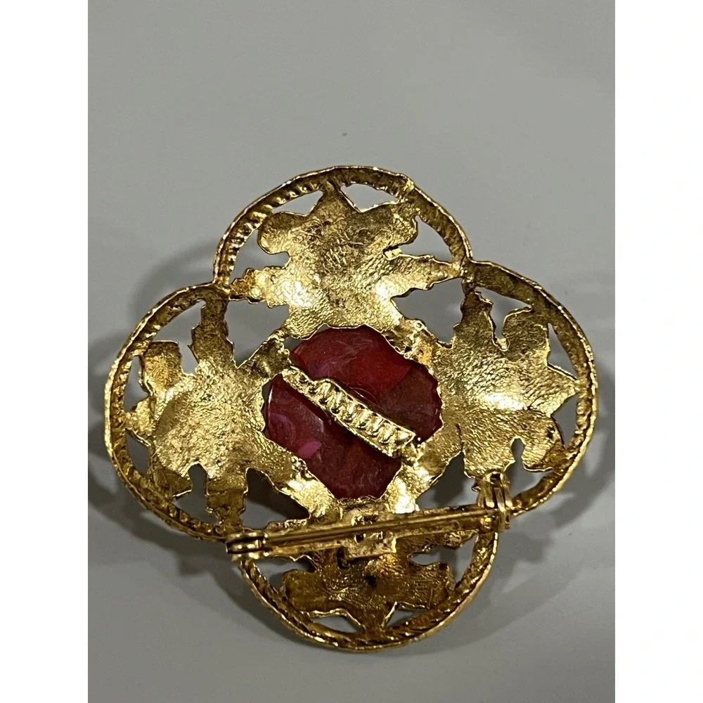 Vintage Leaf Pin Brooch  with Red‎ Cabochon